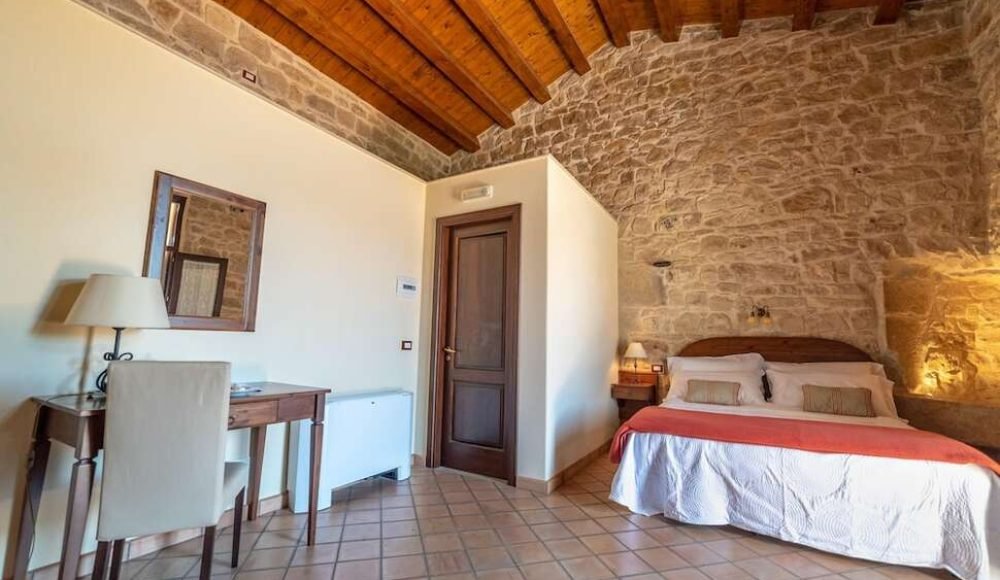 31576f84b03a5d712daae3f7601bddc782f31fc91fe6bc0ac3aee01f8c8bfc37