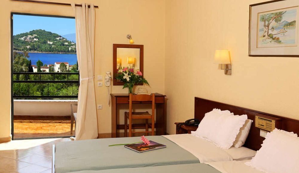 3882d52412bf6a8f28cc5bbf7203c8cb5f9ee65b448216a6139e22dc7f299ecd