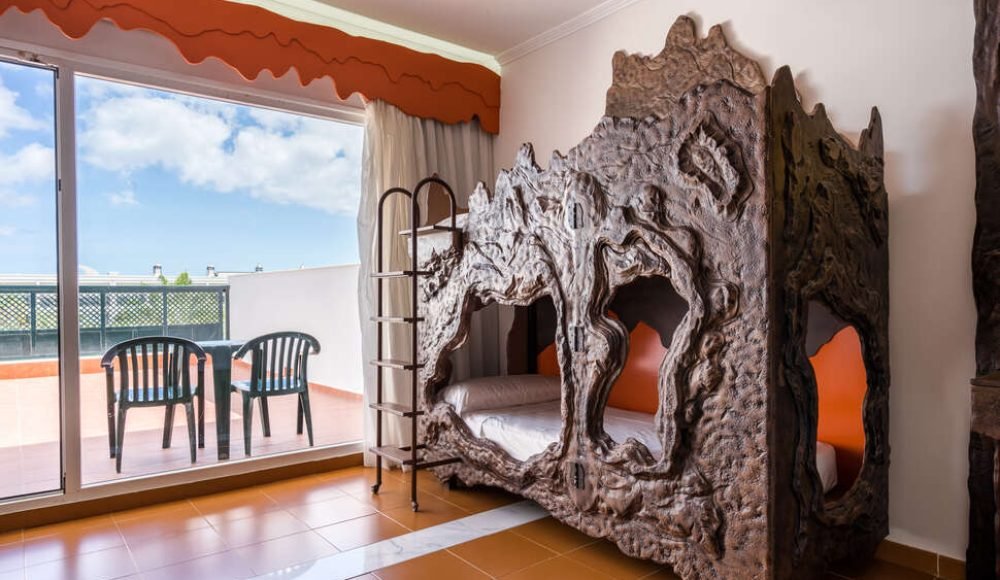 e2d8a14901a7982b51103e84bd189f69813872469b7fee53bfd46c0c18a61317