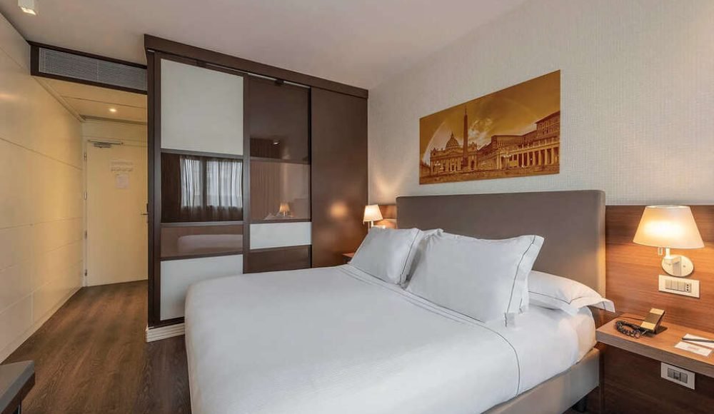 ef3e958a19cdf43335e2d90bd6f2b91e568c6b83a5de8387f7df82e2149f5424