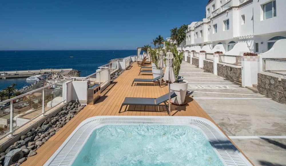 fb8e9983b5df0749f6485202aeaa7a6cec1def0fbd037a5c0d3a0305a4283c42