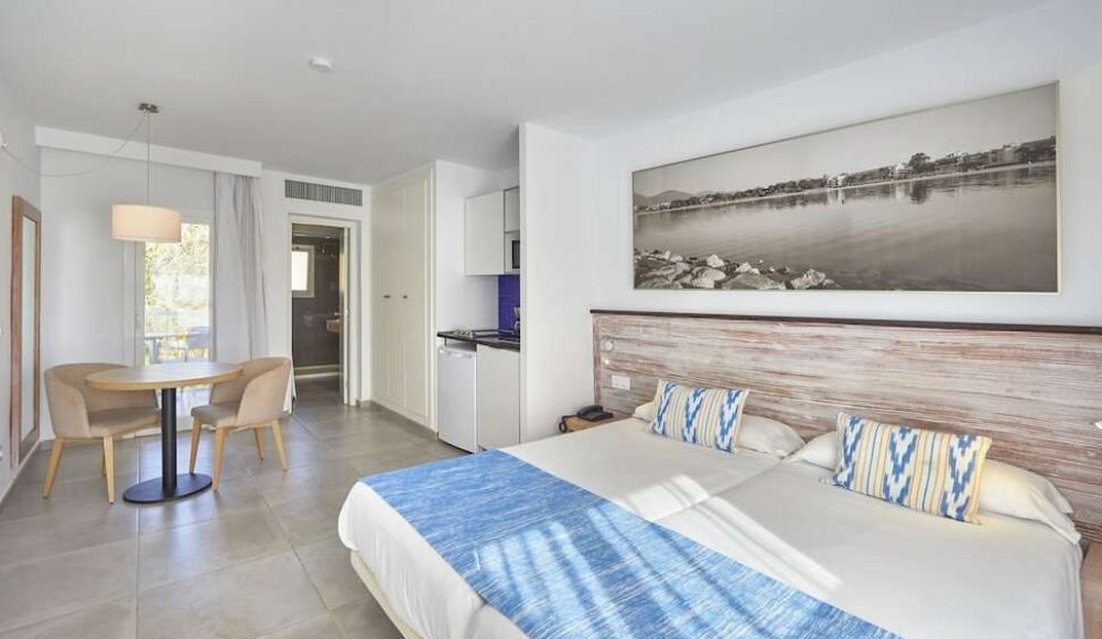 ff190fe8205d002be7b4326c5c14fc0fa9c69a8113aff91fac91ef5839666a3a